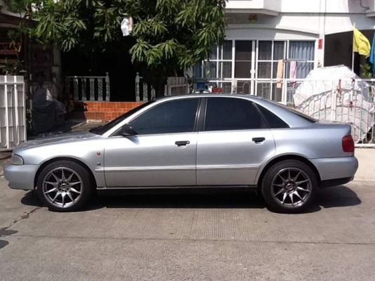 รถยนต์ ออดี้A4 เกียร์ออโต้ ติดแก๊สหัวฉีด