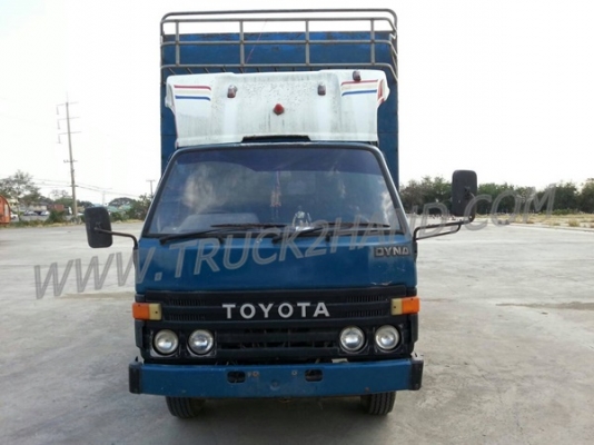 รถบรรทุก 6 ล้อ TOYOTA DYNA กระบะมีข้างเสริม