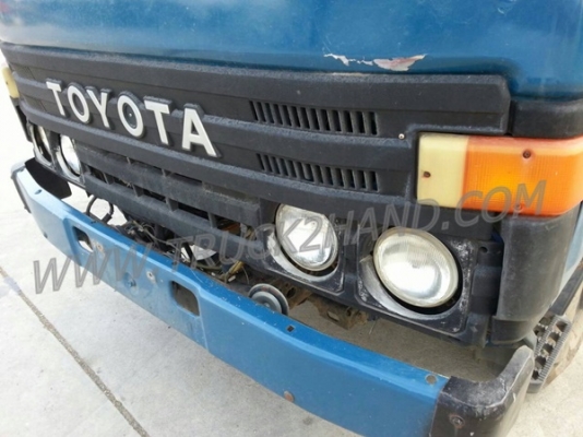 รถบรรทุก 6 ล้อ TOYOTA DYNA กระบะมีข้างเสริม