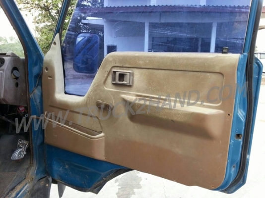 รถบรรทุก 6 ล้อ TOYOTA DYNA กระบะมีข้างเสริม