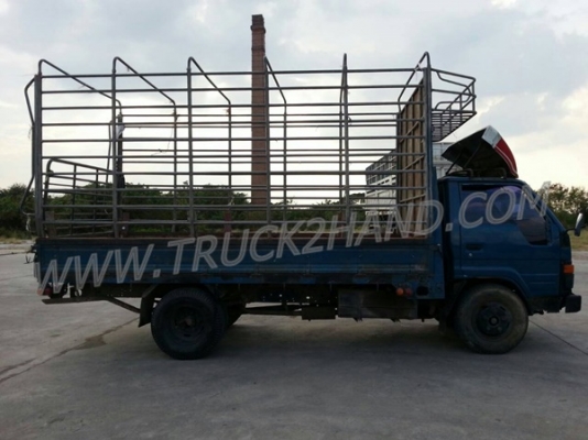 รถบรรทุก 6 ล้อ TOYOTA DYNA กระบะมีข้างเสริม