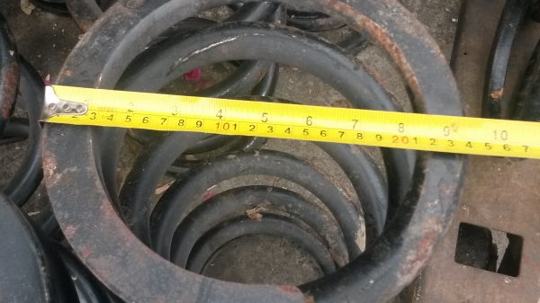 ขายสปริงขนาดใหญ่ครับของใหม่เก่าเก็บไม่รู้ใส่กับอะไร กว้าง 9นิ้วครึ่ง ยาว2ฟุต เหล็กหนา1 นิ้ว มี15 ตัว ขายตัวล่ะ 950 บาท