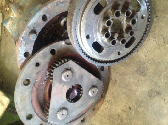 ขายดุมล้อหน้า6610คาราโลข้างขวา