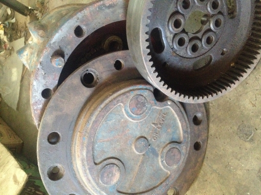 ขายดุมล้อหน้า6610คาราโลข้างขวา