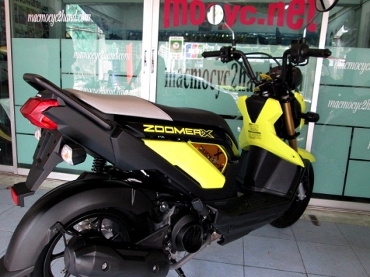 ZOOMER สีเหลืองดำ สีใหม่ลายใหม่ล่าสุด ไมล์สีดำ รถเดือน ก.ค. ปี 57 ไมล์ 3 พันโล ของแถม 3 รายการ 42900