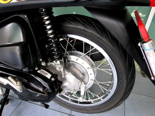 scoopy-i สีดำแดง ลายลิง รถเดือน ธันวาคม ปี 56 ไมล์ 4 พันโล รุ่นใหม่ไฟหน้าโปรเจ็คเตอร์ แถม 2 รายการ 30900