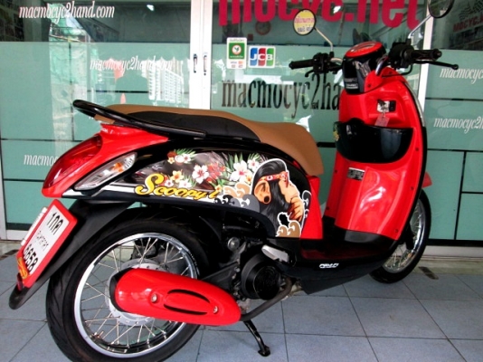scoopy-i สีดำแดง ลายลิง รถเดือน ธันวาคม ปี 56 ไมล์ 4 พันโล รุ่นใหม่ไฟหน้าโปรเจ็คเตอร์ แถม 2 รายการ 30900