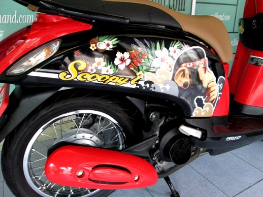 scoopy-i สีดำแดง ลายลิง รถเดือน ธันวาคม ปี 56 ไมล์ 4 พันโล รุ่นใหม่ไฟหน้าโปรเจ็คเตอร์ แถม 2 รายการ 30900