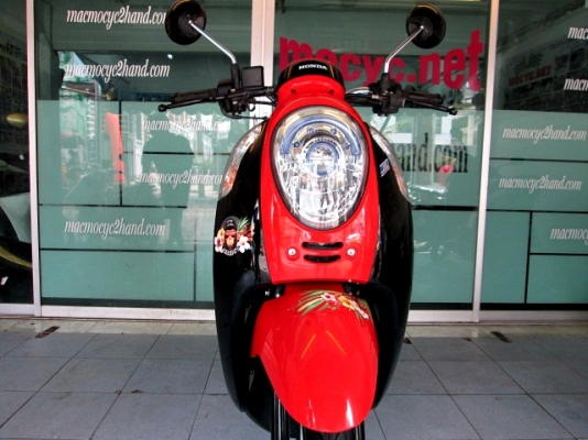 scoopy-i สีดำแดง ลายลิง รถเดือน ธันวาคม ปี 56 ไมล์ 4 พันโล รุ่นใหม่ไฟหน้าโปรเจ็คเตอร์ แถม 2 รายการ 30900