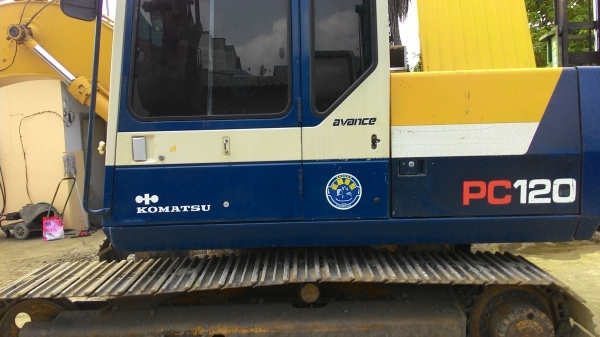 ขายด่วน รถขุด KOMATSU PC120-5   เก่าไทย   แทรค 60  ปั๊มดี  เครื่องดี  เอวแน่น  โซ่สวย  ระบบไฟฟ้าครบ   สภาพสวยมากๆๆๆ   พร้อมใช้งาน  โทร 089-3818694 ดวงนภา  เตียวตระกูล