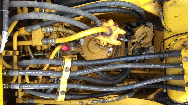 ขายด่วน รถขุด KOMATSU PC120-5   เก่าไทย   แทรค 60  ปั๊มดี  เครื่องดี  เอวแน่น  โซ่สวย  ระบบไฟฟ้าครบ   สภาพสวยมากๆๆๆ   พร้อมใช้งาน  โทร 089-3818694 ดวงนภา  เตียวตระกูล