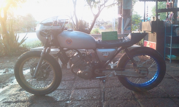 พอจะขายได้ไหม 16000 Jx เครื่องโซ ลูกCb มีเล่มทะเบียนเครื่อง+ใบซื้อขาย สนใจโทร 089-8054390 โอ๋ ลพบุรี