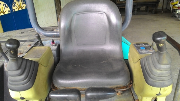 ขายด่วน Kobelco sk40sr-s เก่า ญี่ปุ่น ยังไม่เคยใช้งานในไทย  ปั๊มนิ้ว  ชั่วโมงการทำงานน้อยมากๆๆ   โทร 089-3818694  ดวงนภา