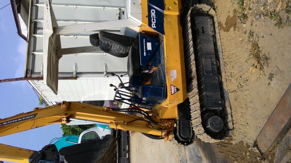 ขายด่วน Komatsu PC 30-6 เก่า ญี่ปุ่น ปั๊มเฟือง   ยังไม่เคยใช้งานในไทย  ชั่วโมงการทำงานน้อยมากๆๆ   โทร 089-3818694  ดวงนภา