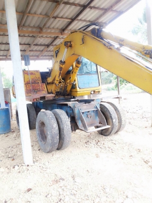 รถแบคโฮ ล้อยาง PC - 100  รุ่น 3.  สนใจติดต่อ  081 - 6079515