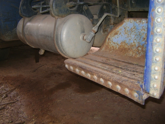 หัวยาว เรียว (( ไม่มีทะเบียน )) หางรถแม็คโคร บันใดรถเกี่ยว  ตามภาพ