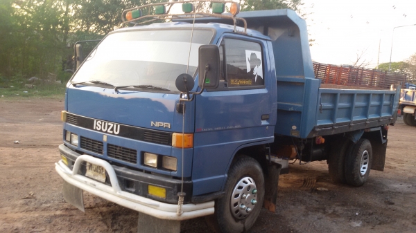 ขายหกล้อดั้มพ์ อีซูสุNPR59LU5M-4BD1-115 ปี37