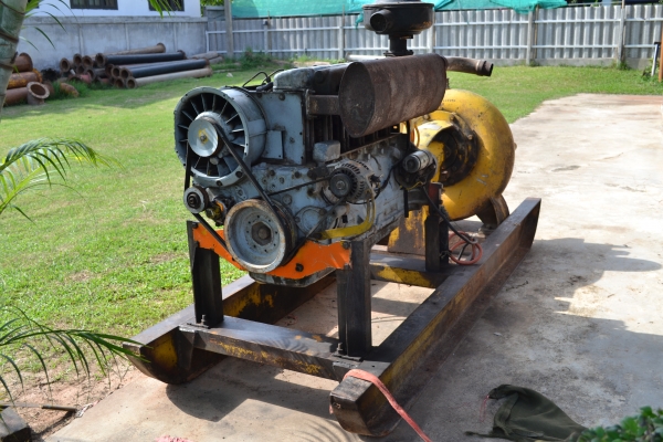 ขายเครื่องสูบน้ำ 12"  Deutz F6L 912