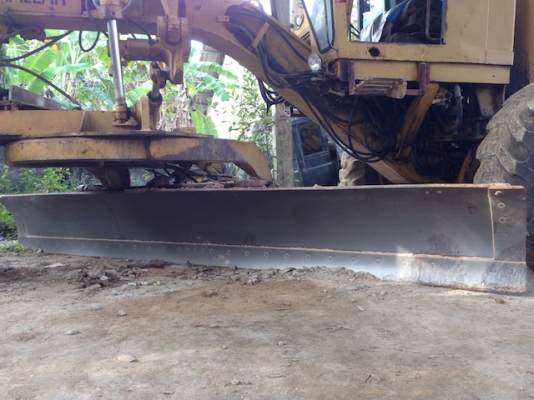 รถเกรด CAT 12G ใบมีด 6เมตร