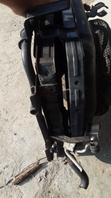 หม้อน้ำ+แผงแอร์ใต้ท้องรถพร้อมพัดลมครับ