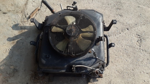 หม้อน้ำ+แผงแอร์ใต้ท้องรถพร้อมพัดลมครับ