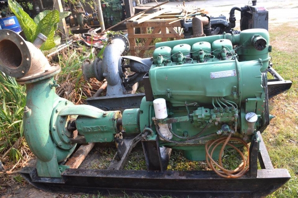 ขายเครื่องสุบน้ำ  ดูด 10  ส่ง 8  ส่งสูงไม่น้อยกว่า  30 ม.