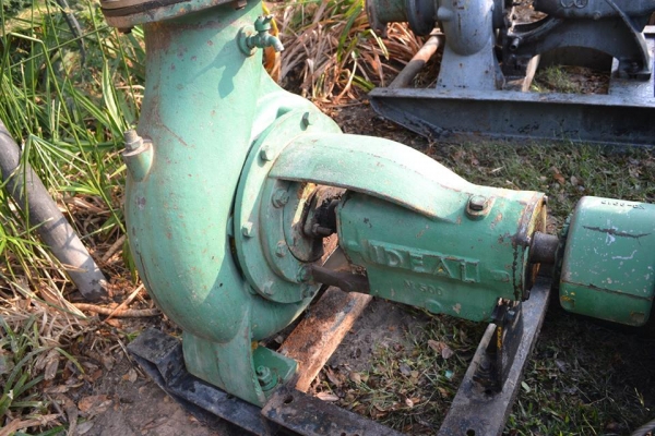 ขายเครื่องสุบน้ำ  ดูด 10  ส่ง 8  ส่งสูงไม่น้อยกว่า  30 ม.