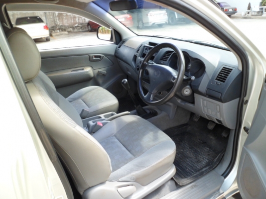 โตโยต้า วีโก้ สีเทา ปี2005 เครื่อง2500