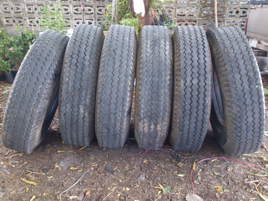 ขายยาง 900-20   พร้อมยางในยางรองคอ ดอกเต็มเท่ากันทุกเส้น จำนวน 6  เส้น/ละ2800