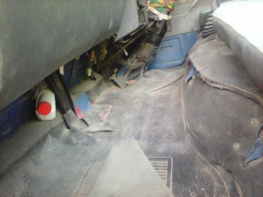 หกล้อ อีซูซุ NPR115แรง เกียร์สั้น power สภาพพร้อมใช้งาน ทะเบียนพร้อมโอน