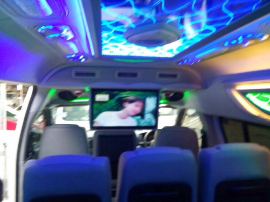 ขายรถตู้ TOYOTA. COMMUTER.  2700cc. ปี2011 ราคา 799,000บาท แต่งวีไอพี  เต็มๆ.  ราคา 799,000 บาท โทร 0922726669 คุณตันหยงค่ะ