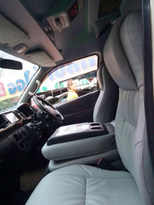 ขายรถตู้ TOYOTA. COMMUTER.  2700cc. ปี2011 ราคา 799,000บาท แต่งวีไอพี  เต็มๆ.  ราคา 799,000 บาท โทร 0922726669 คุณตันหยงค่ะ