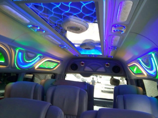 ขายรถตู้ TOYOTA. COMMUTER.  2700cc. ปี2011 ราคา 799,000บาท แต่งวีไอพี  เต็มๆ.  ราคา 799,000 บาท โทร 0922726669 คุณตันหยงค่ะ