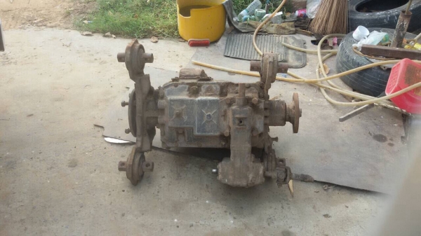 ขาย ((14,000)) เกียร์กลาง ใส่รถ10ล้อ สภาพพร้อมใช้งาน