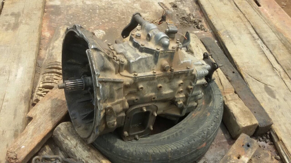 ขาย ((15,000บาท))  เกียร์ 10ล้อ. มิสซู ฟูโซ่ 6.สปีด สภาพดีพร้อมใช้งาน