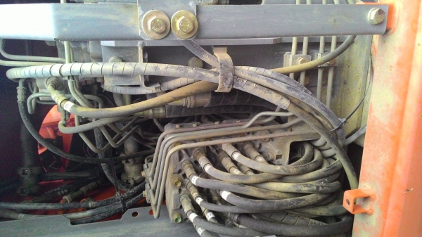 ขายด่วน รถขุด HITACHI ZX135 นำเข้าจากญี่ปุ่นแท้ๆๆ    ปั๊มดี  เครื่องดี  เอวแน่น  โซ่สวย  ระบบไฟฟ้าครบ   สภาพสวยมากๆๆๆ   พร้อมใช้งาน  โทร 089-3818694 ดวงนภา  เตียวตระกู