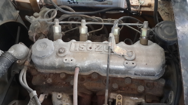 ดีเซล..2.5T  เสา4เมตร  งาเทได้  ล้อคู่...รถญี่ปุ่น