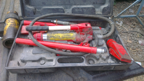 Sell> ขายปากถ่าง ไฮดรอลิค ขนาด 4 ตัน สภาพสวย ของญี่ปุ่นพร้อมใช้งานครับ