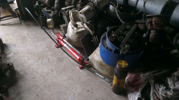 Sell> ขายแม่แรง 20 ตัน ตัวแยกกันได้ ของญี่ปุ่นพร้อมใช้งานครับ