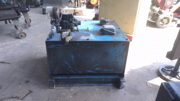 Sell> ขายชุดเพาเวอร์ยูนิต ตัวสร้างแรงดันไฮดรอลิค มอเตอร์ 3 เฟส 3 แรง มี Solinoid Valve 220V. 2 ตัว พร้อมใช้งานครับ