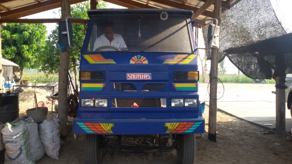 ขายรถอีแต๋นด้ำหกล้อมีเกืยร์กลางเพลาลอยหกล้อสภาพสวนราคาสองแสนกว่าๆสนใจโทร0813655997อำพรพาเจริญรถอยู่วังบัว คลองขลุง กำแพงเพชรบรรณทุกได้6ตัน