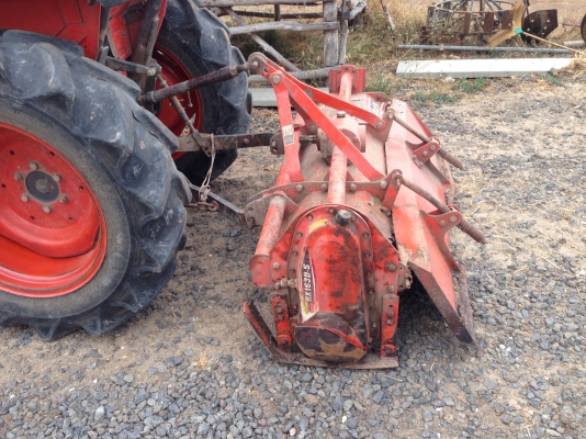 รถไถ KUBOTA L3608 มีภาพวีดีโอ อายุการใช้งาน พร้อมอุปกรณ์ 3 รายการ ผานดันหน้า โรตารี ผาน 5 เครื่ิองดี