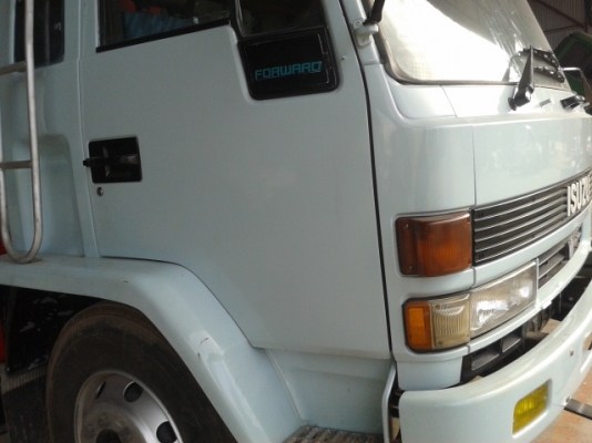 6 ล้ออีซูสุ พื้นเรียบ 195 แรงม้า. ยาว 6 .20 ม. ติดเครน 3 ตัน ยูนิต พร้อมใช้งาน .. 6 ล้ออีซูสุ พื้นเรียบ 195 แรงม้า. ยาว 6 .20 ม. ติดเครน 3 ตัน ยูนิต พร้อมใช้งาน ..