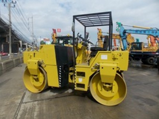 COMBO ชุดที่ 1 ลดกันไปสุดๆๆ ขายควบกันไปเลย รถปูยาง SUMITOMO พร้อมรถบดสั่นสะเทือน TADEM ROLLER