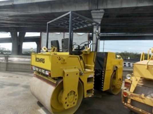 COMBO ชุดที่ 1 ลดกันไปสุดๆๆ ขายควบกันไปเลย รถปูยาง SUMITOMO พร้อมรถบดสั่นสะเทือน TADEM ROLLER