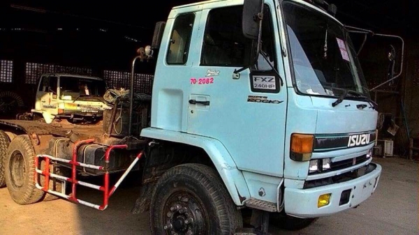 หัวลาก isuzu rocky 240 สภาพนางฟ้าพร้อมใช้งาน เจ้าของขายเองครับ 0918070020 เอ็กซ์ครับ