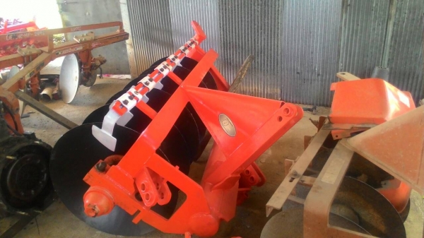 ขายอุปกรณ์ต่อพ่วงรถไถมือสองทุกรุ่นทุกยี่ห้อ มีทั้งKUBOTA และ YANMAR มีอุปกรณ์ครบทุกอย่างมีทั้งผานบุกเบิก,ผานขุนมัน,โรตารี่,บุงกี๋ตักรถไถและอุปกรณ์ต่อพ่วงทางการเกษตรทุกอย่างมีครบ ราคาถูก