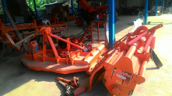 ขายอุปกรณ์ต่อพ่วงรถไถมือสองทุกรุ่นทุกยี่ห้อ มีทั้งKUBOTA และ YANMAR มีอุปกรณ์ครบทุกอย่างมีทั้งผานบุกเบิก,ผานขุนมัน,โรตารี่,บุงกี๋ตักรถไถและอุปกรณ์ต่อพ่วงทางการเกษตรทุกอย่างมีครบ ราคาถูก