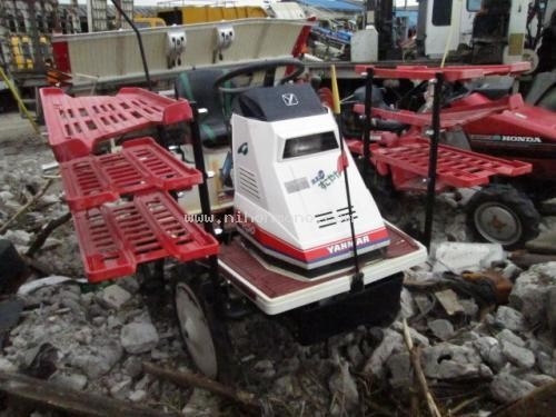 รถปลูกข้าวดำนาแบบนั่งขับ    YANMAR    RR50    รหัสสินค้า : 14002099 หรือเพิ่มเติมไดที่ www.nihonmono.com