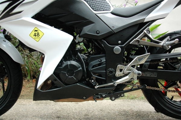 ขาย Kawasaki Z250 ปี 2013 ของแต่งเต็ม เอกสารพร้อมโอน